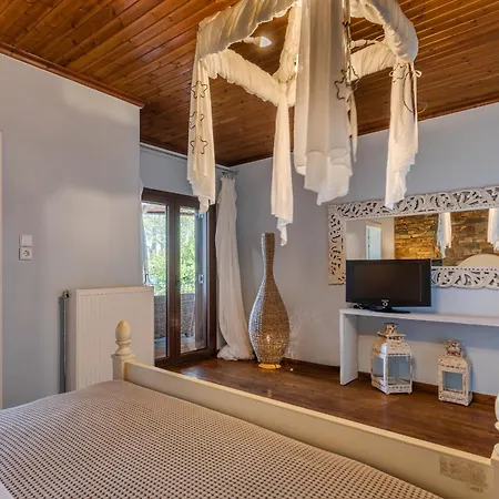 Efharis Beachfront Villa Platamonas