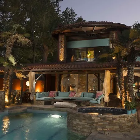 Efharis Beachfront *