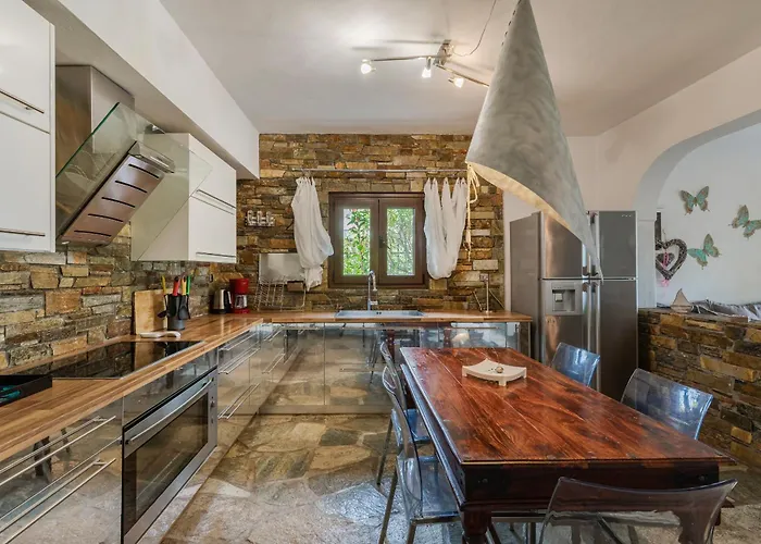 Efharis Beachfront ヴィラ プラタモナス