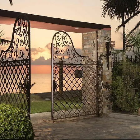 Villa Efharis Beachfront